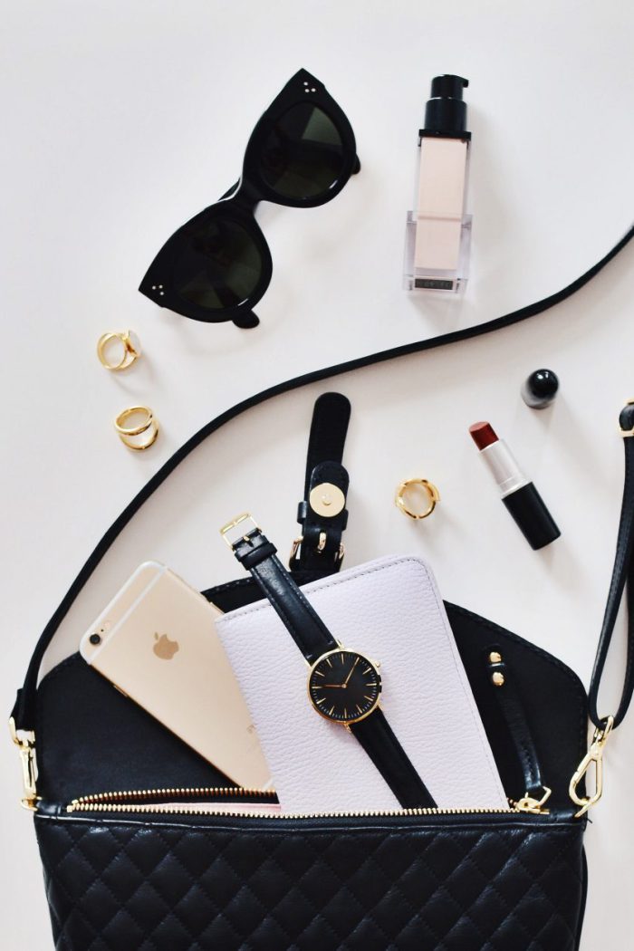 8 Essential Things to Always Keep in Your Handbag